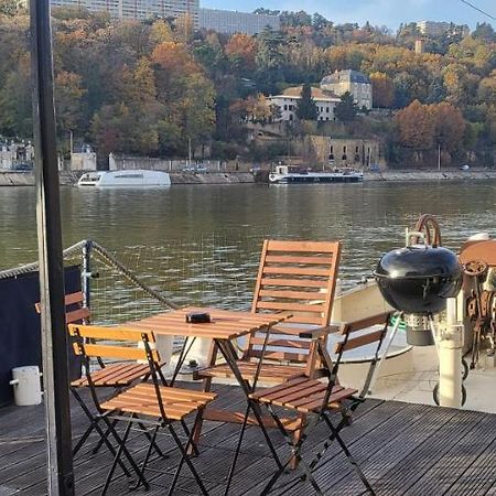 Appartement Dans Peniche Atypique Et Idyllique A Confluence Lyon Bagian luar foto
