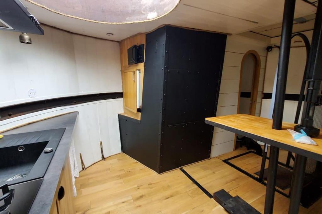 Appartement Dans Peniche Atypique Et Idyllique A Confluence Lyon Bagian luar foto
