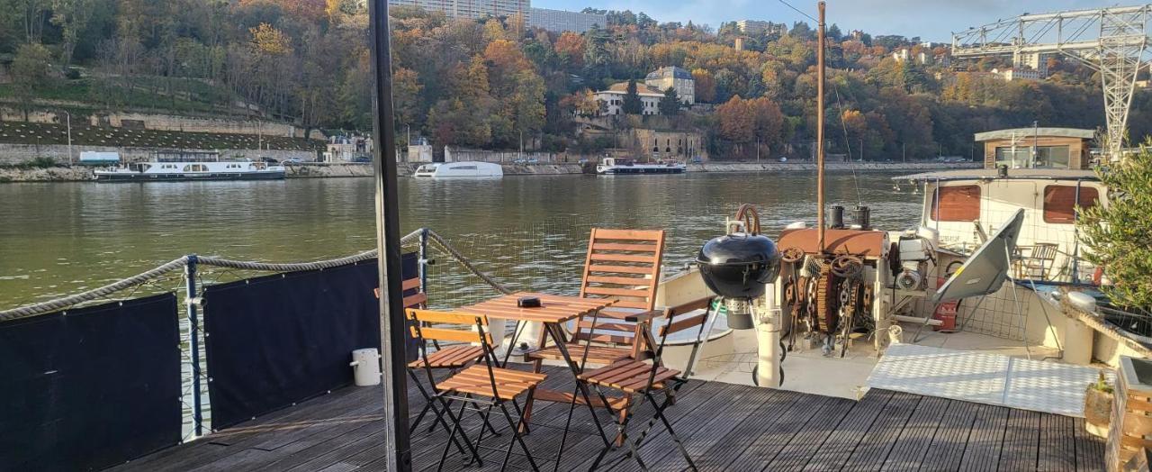 Appartement Dans Peniche Atypique Et Idyllique A Confluence Lyon Bagian luar foto